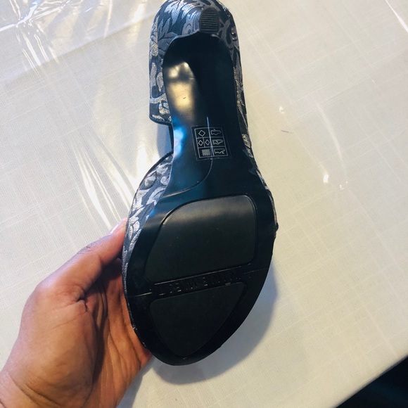 Gorgeous size 7 heels - Picture 7 of 7